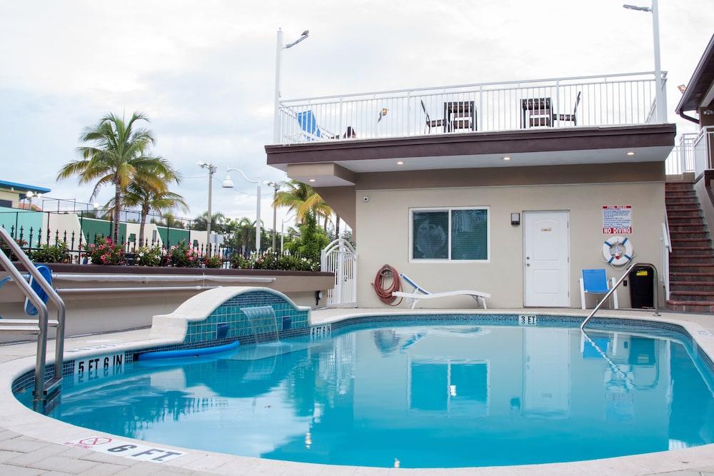 הוליווד Caribbean Resort Suites מראה חיצוני תמונה