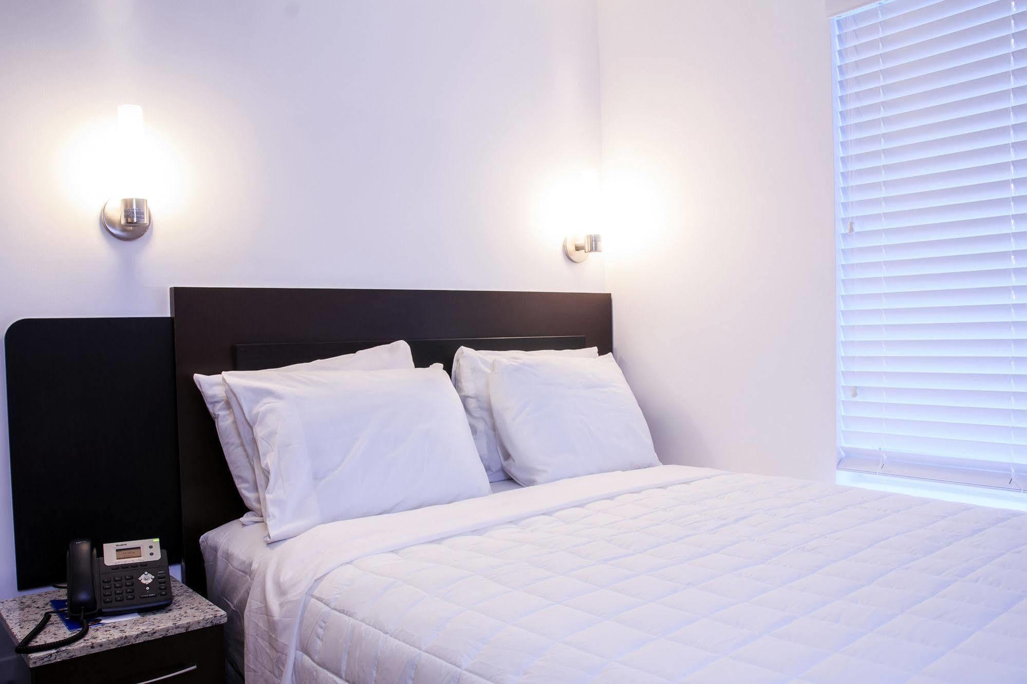 הוליווד Caribbean Resort Suites מראה חיצוני תמונה