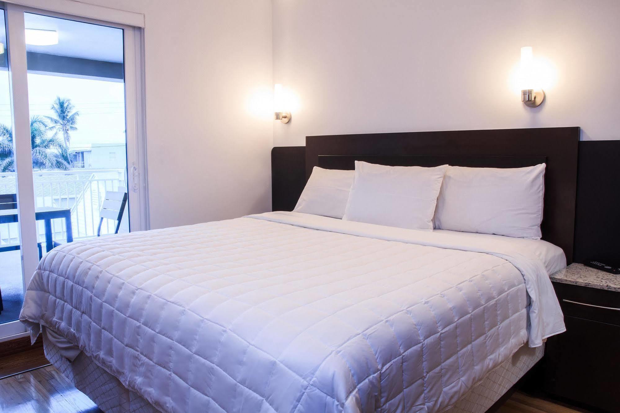 הוליווד Caribbean Resort Suites מראה חיצוני תמונה