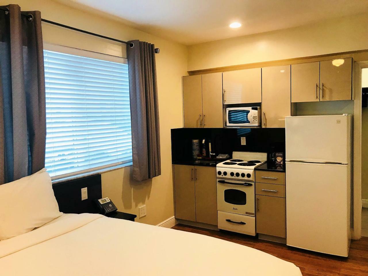 הוליווד Caribbean Resort Suites מראה חיצוני תמונה